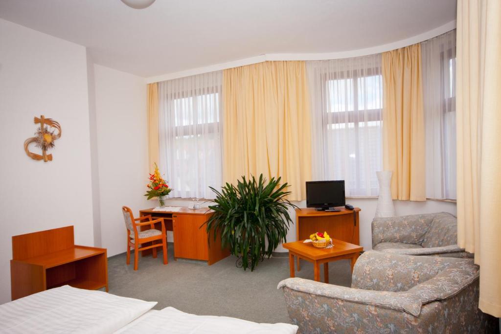 Hotel Am Kellerberg Trockenborn-Wolfersdorf Exterior photo